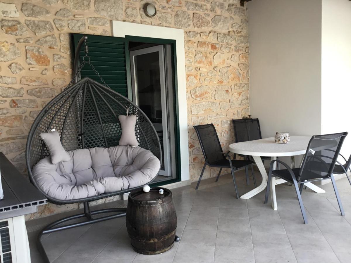 Stein Haus Villa Pirovac Bagian luar foto
